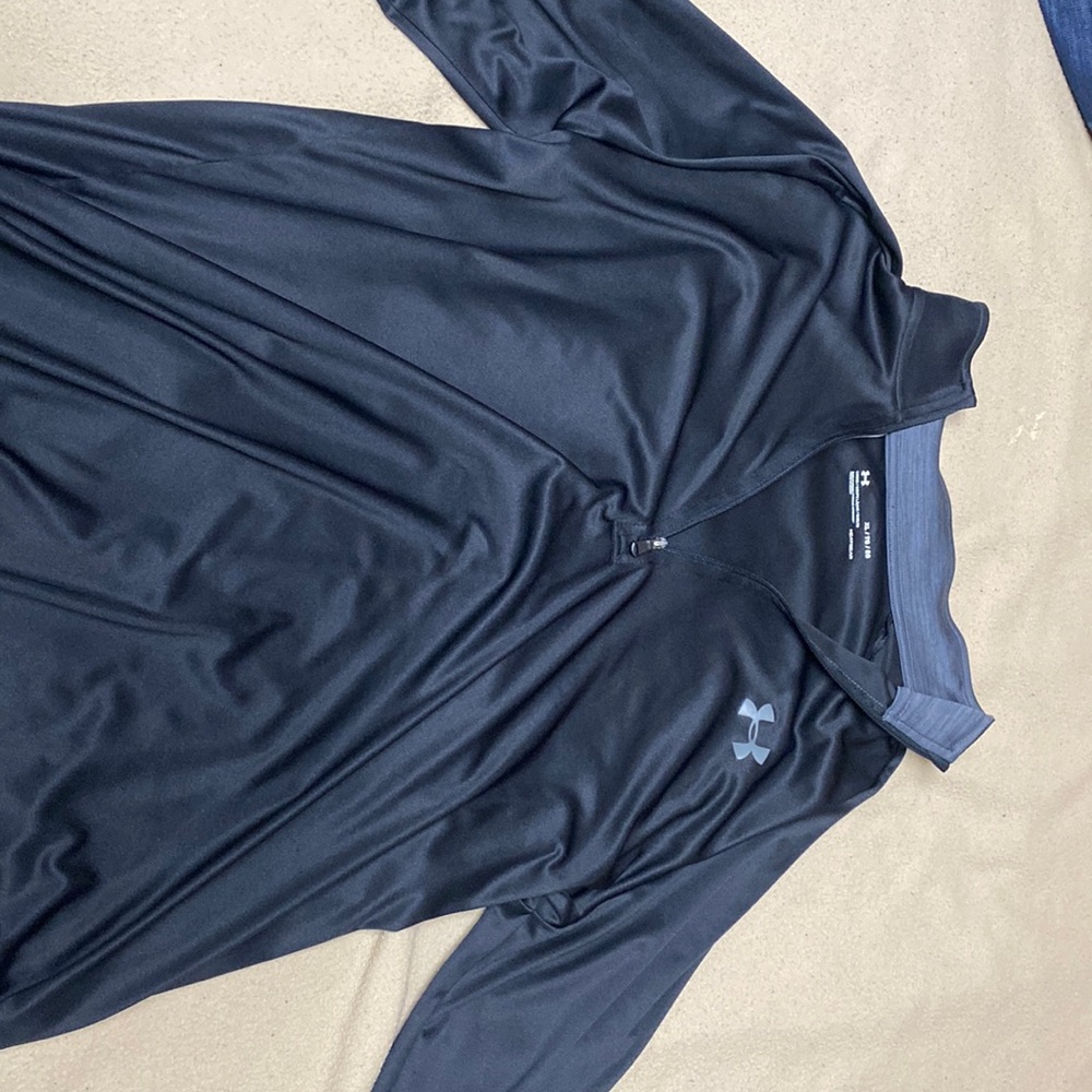 Black under armor pull over
